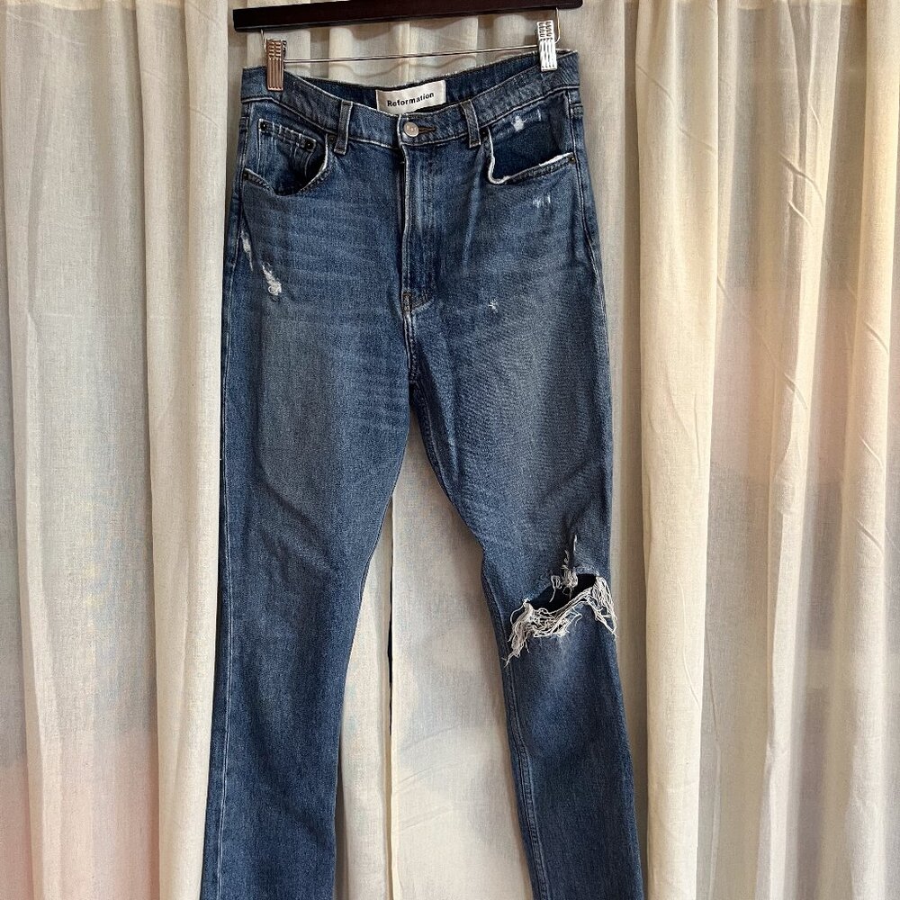 REFORMATION Distressed Hepburn Jean Size 28 * Small Stain on Back